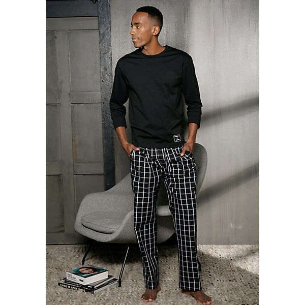 AUTHENIC Pyjama