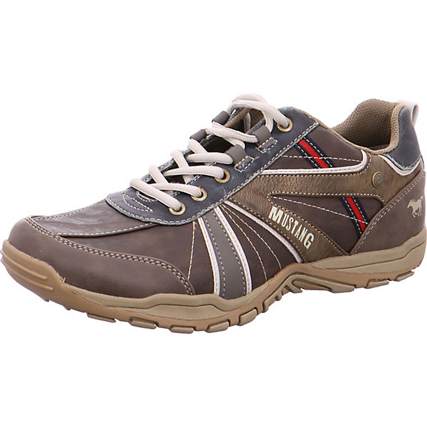 Schnürschuhe