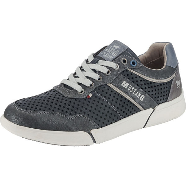Schnürschuhe