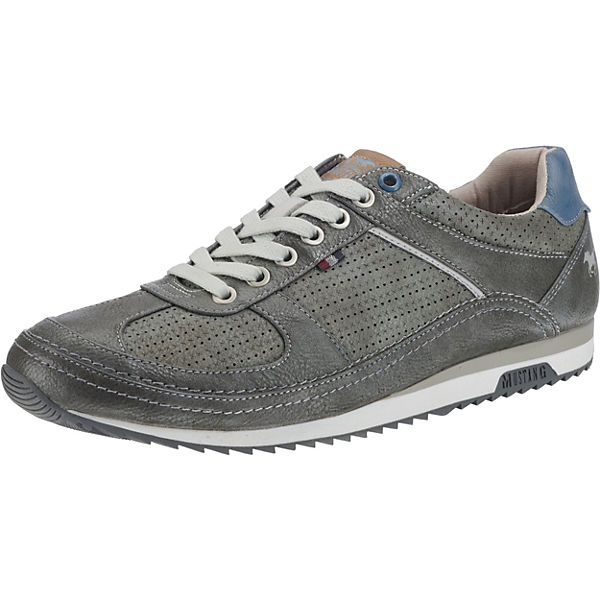 Schnürschuhe