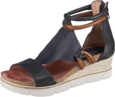 Klassische Sandalen