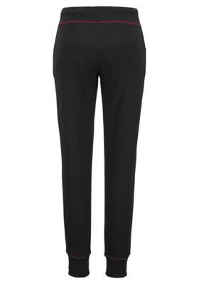 Bench. Relaxhose mit kontrastfarbenen Nähten 2