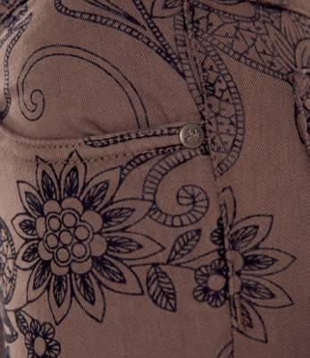 SOCCX Slim Fit Jeans mit All Over Flower Print Jeanshosen 2