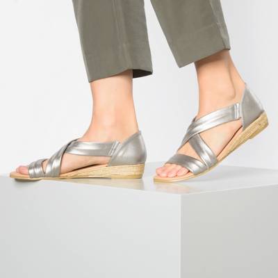 Klassische Leder Sandalen 2