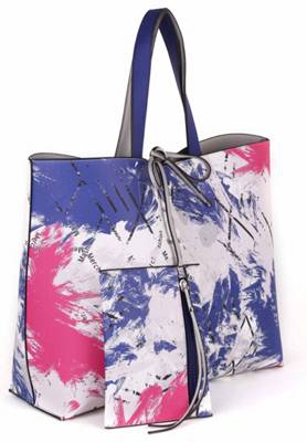 Merch Mashiah Shopper Claudia Shopper 2