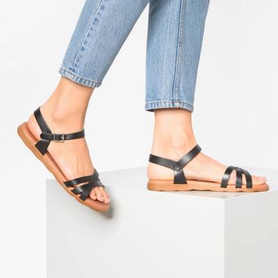 Riemchensandalen 2