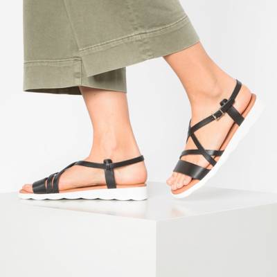 Riemchensandalen 2