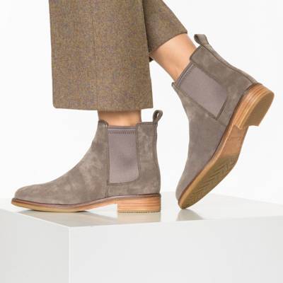 arlo chelsea boot kelly and katie