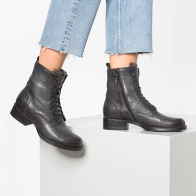 Schnürstiefeletten 2