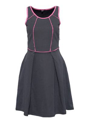 Tailliertes Kleid mit kontrastierenden Einfassungen Jerseykleider