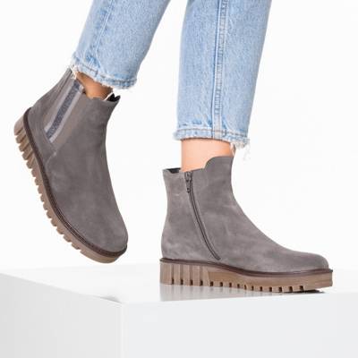Chelsea Boots 2