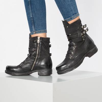 Schnürstiefeletten 2