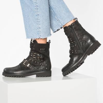 Schnürstiefeletten 2
