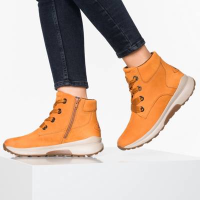 Schnürstiefeletten 2