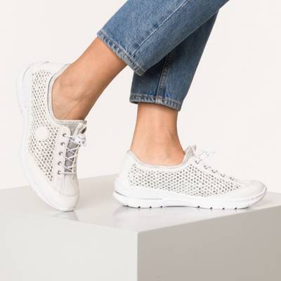 Sportliche Halbschuhe 2