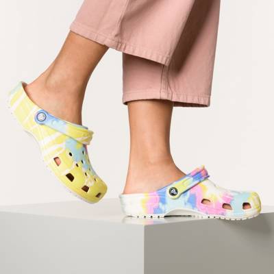 crocs, Classic Tie Dye Graphic Clog Clogs, gelb mirapodo