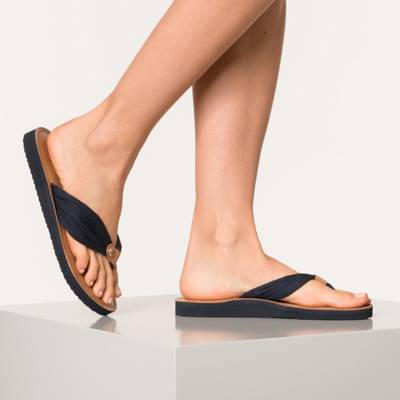 LEATHER FOOTBED BEACH SANDAL Zehentrenner 2