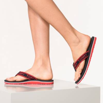 TH EMBOSSED FLAT BEACH SANDAL Zehentrenner 2