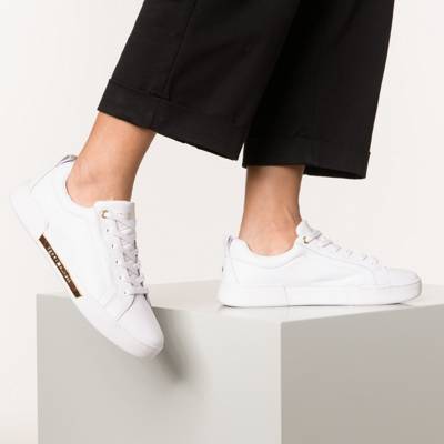 tommy hilfiger branded outsole metallic