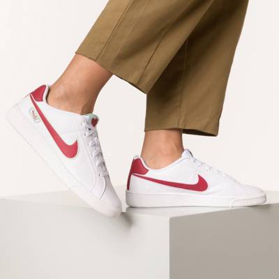 nike sportswear court royale premium day