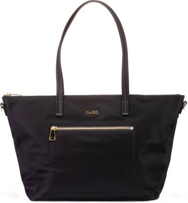 Model Megan Handtasche