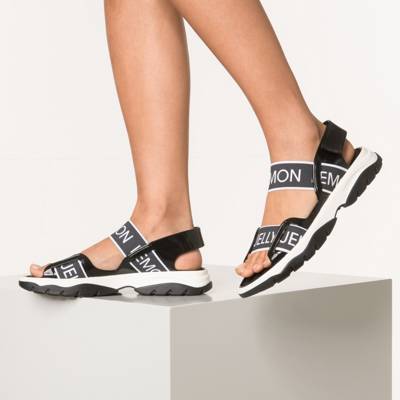 Becky Klassische Sandalen 2