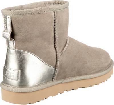 mini beige uggs