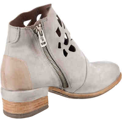 Give Cut Out-Stiefeletten