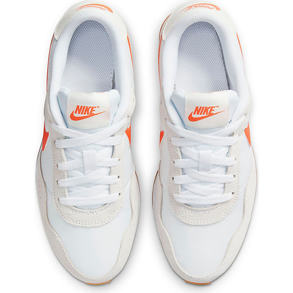 Schuhe Sneakers Low NIKE Sneakers Low MD VALIANT für Jungen orange/weiß