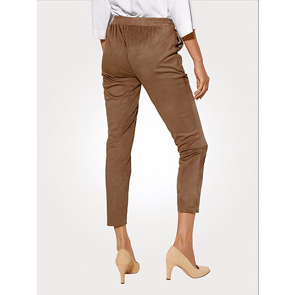 Bekleidung Stoffhosen MONA 7/8-Schlupfhose aus weichem Velourslederimitat karamel Bekleidung Stoffhosen MONA 7/8-Schlupfhose aus weichem Velourslederimitat karamel