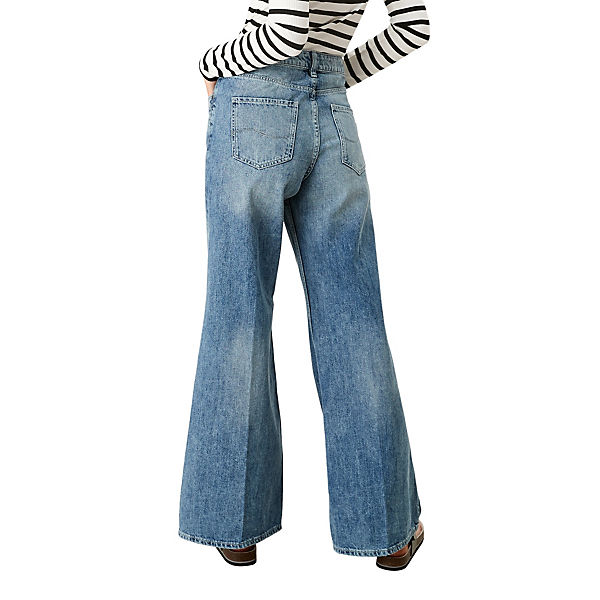 Bekleidung Straight Jeans QS by s.Oliver Slim: Jeans mit weitem Beinverlauf Jeanshosen blau Bekleidung Straight Jeans QS by s.Oliver Slim: Jeans mit weitem Beinverlauf Jeanshosen blau