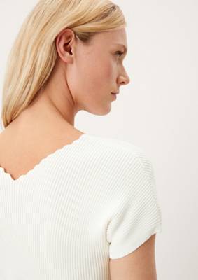s.Oliver BLACK LABEL Rippshirt mit kantigem V-Ausschnitt Pullover creme SE10484
