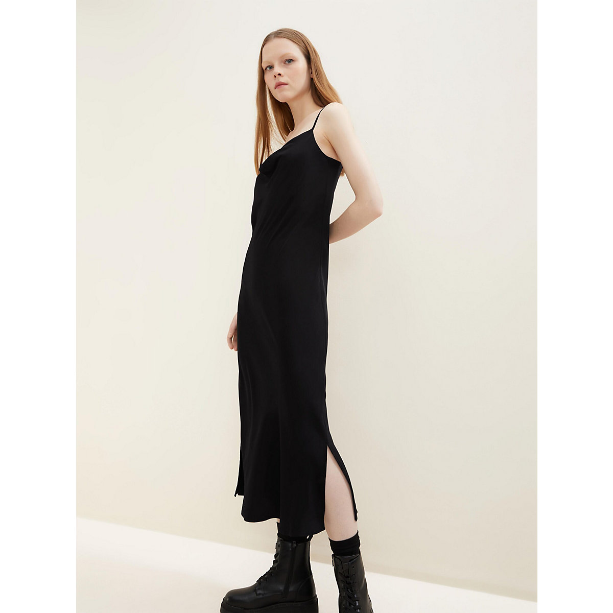 TOM TAILOR Denim Kleider & Jumpsuits Satinkleid mit Wasserfallausschnitt Jerseykleider schwarz