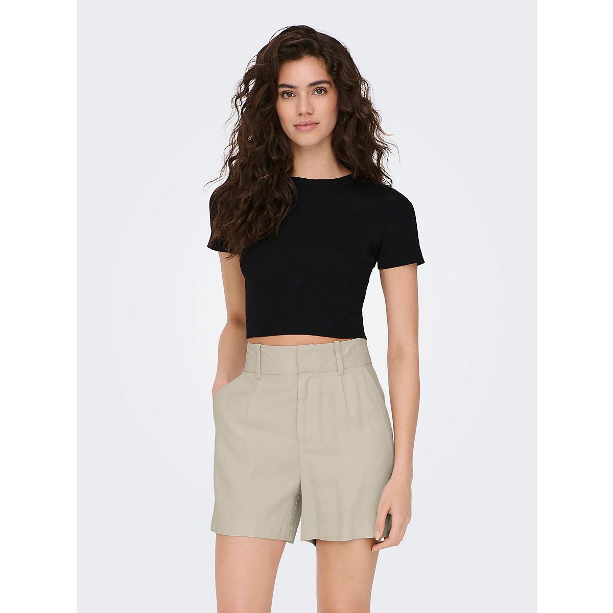Jacqueline de Yong Crop Top Kurzarm JDYCIRKELINE schwarz Modell 1 Jacqueline de Yong Crop Top Kurzarm JDYCIRKELINE schwarz Modell 1