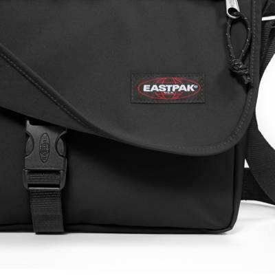 eastpak buckler