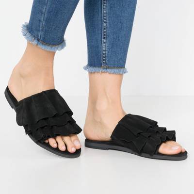 Maggie Pantoletten 2