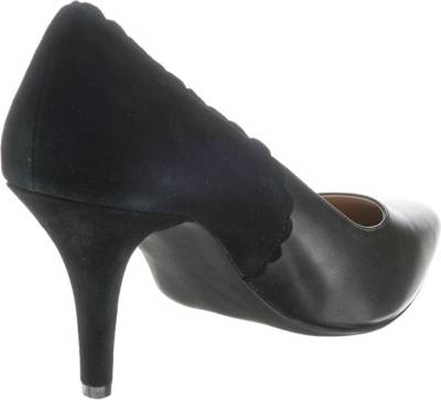 berry colored pumps