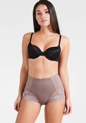Bodyformer Shapewear 2